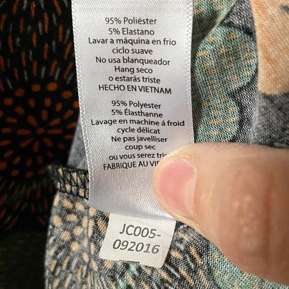 Lularoe Carly Dress - Picture 6 of 6